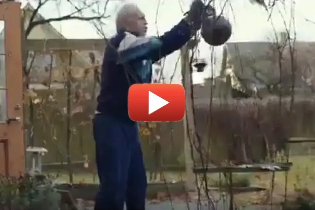 Video del abuelo aleman que levanta pesa