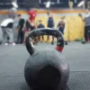 Kettlebell en grupo de personas