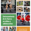 niños y adolescentes entrenando con pesas